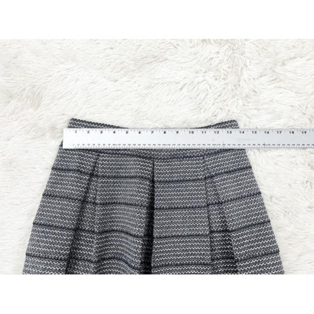 Ginger G Black Silver Metallic Bandage Pleated A-Line Skirt Size Medium - Picture 4 of 6